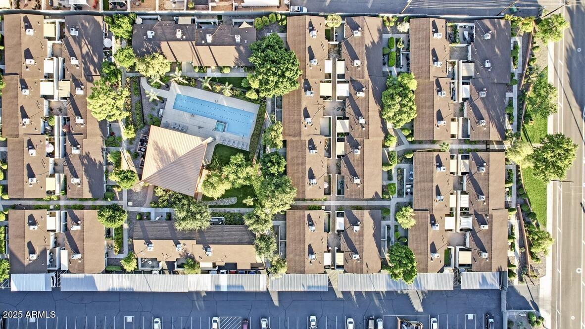 1850 E Maryland Avenue, 61