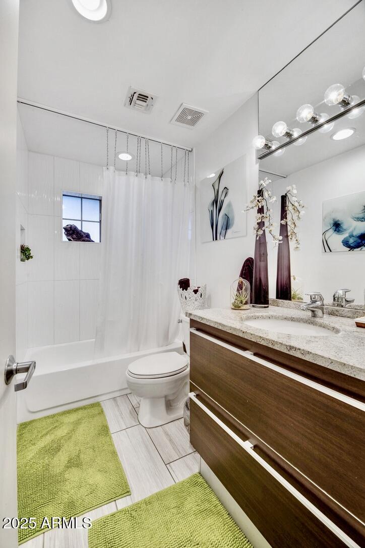 1850 E Maryland Avenue, 61