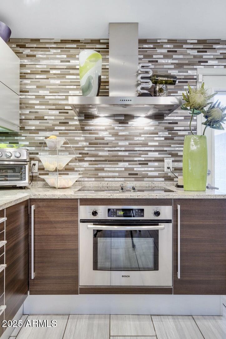 1850 E Maryland Avenue, 61