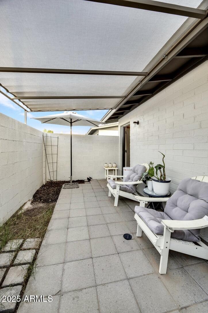 1850 E Maryland Avenue, 61