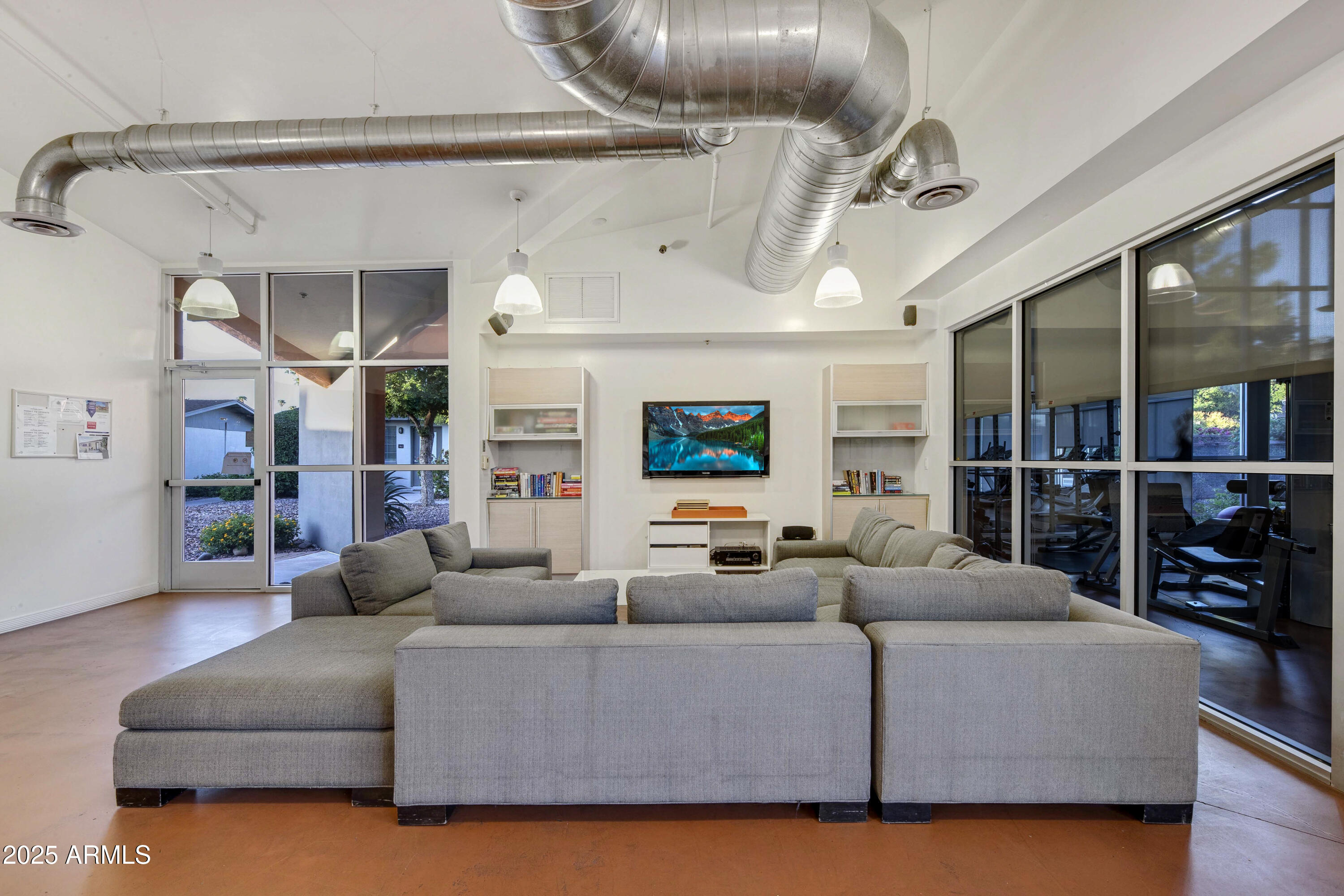 1850 E Maryland Avenue, 61