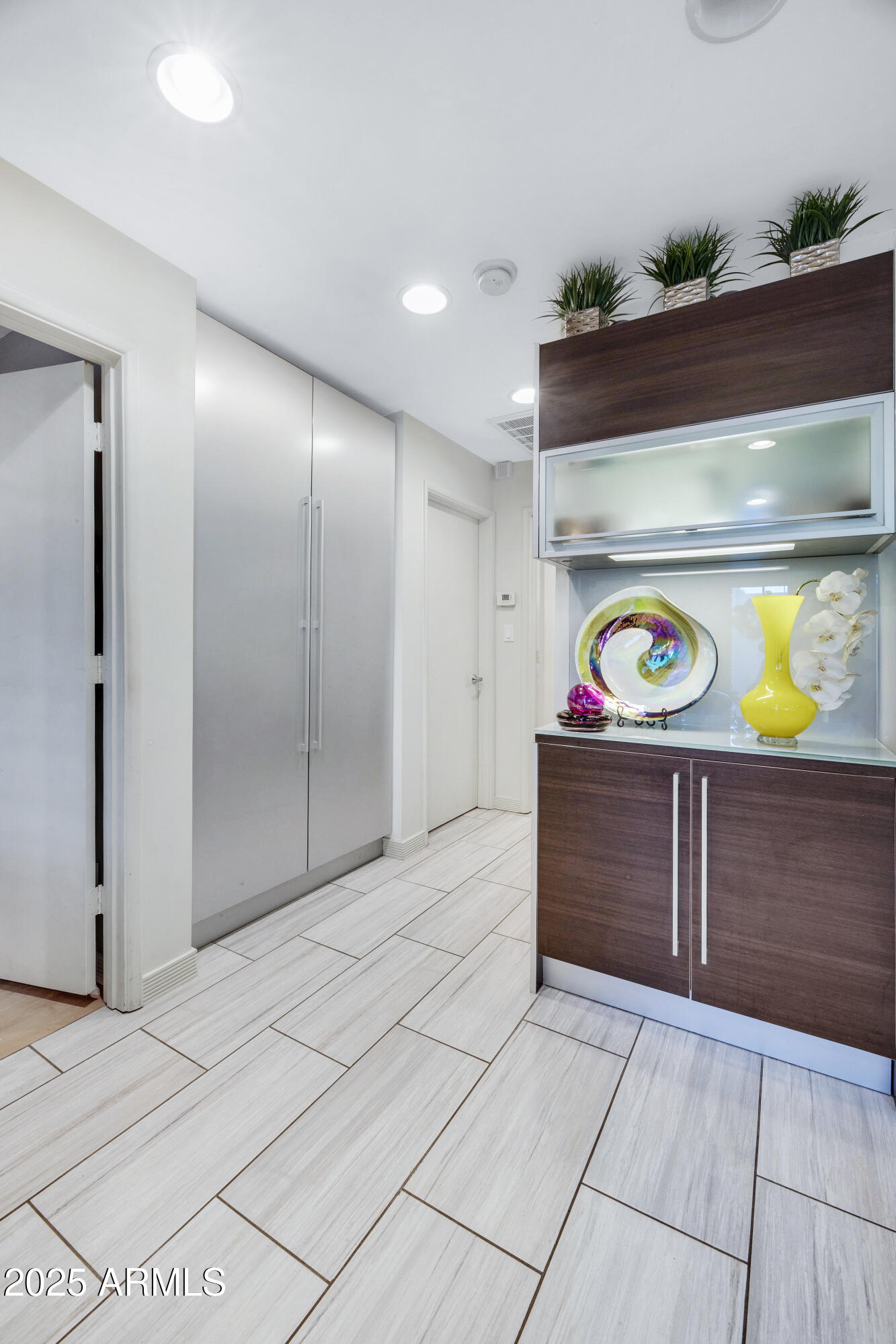 1850 E Maryland Avenue, 61