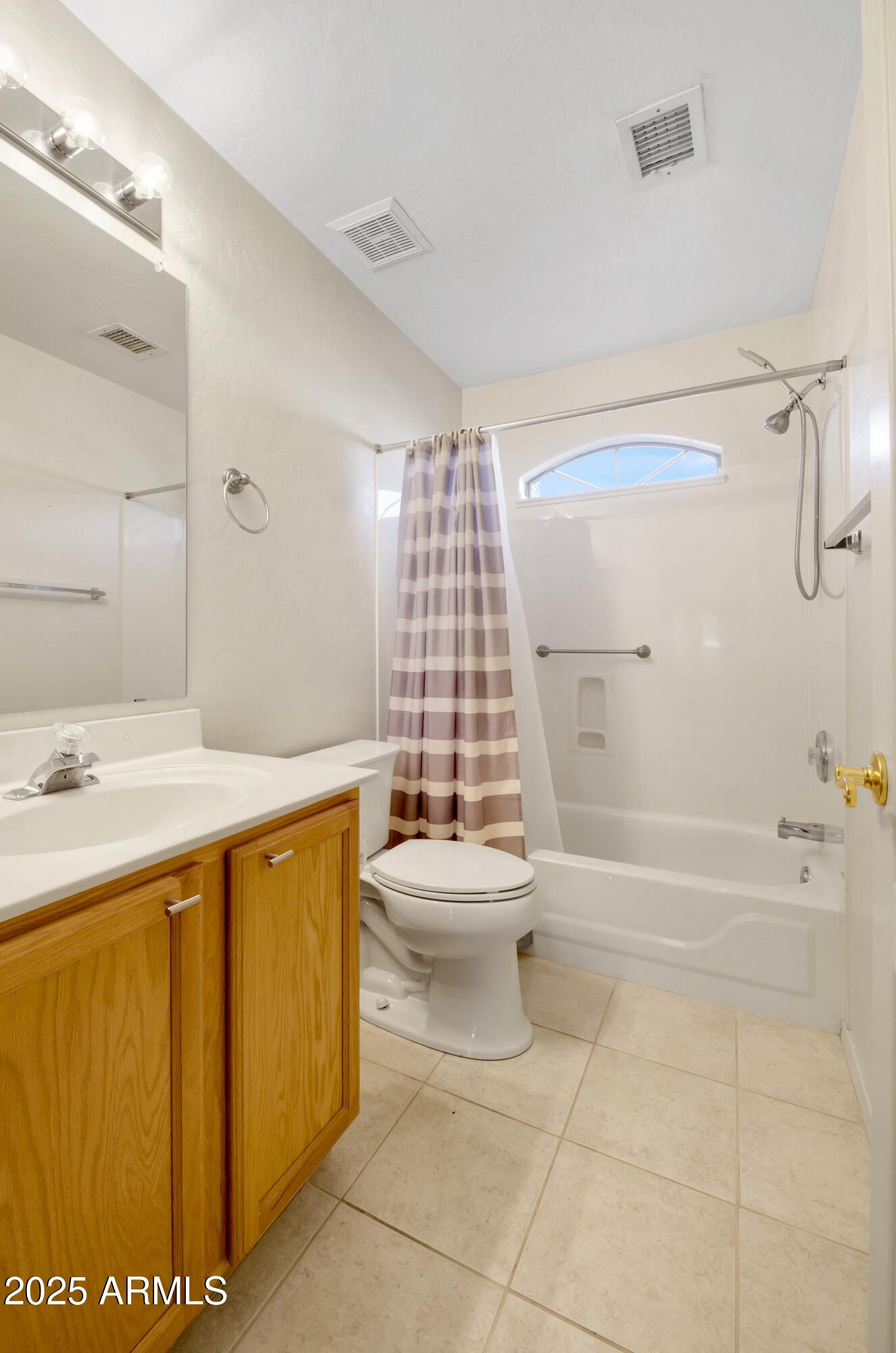 7947 E DES MOINES Street