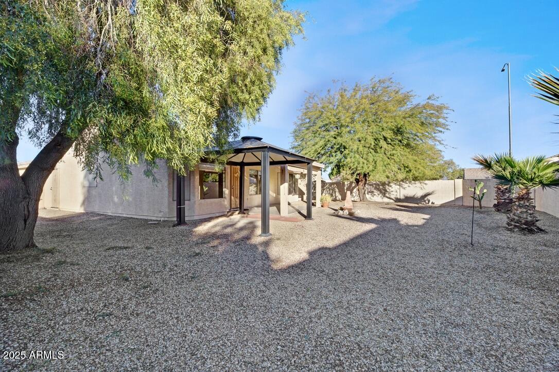 7947 E DES MOINES Street