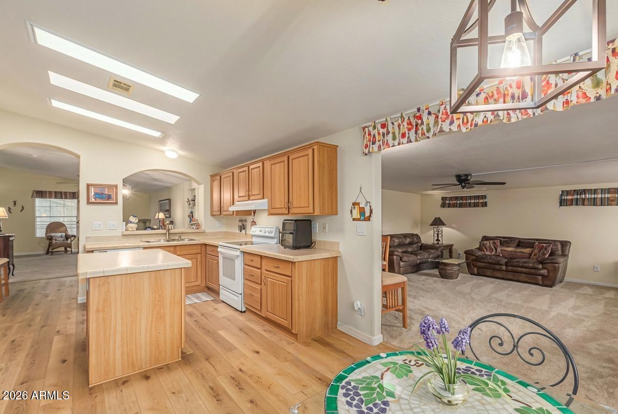 7373 E US HIGHWAY 60 171