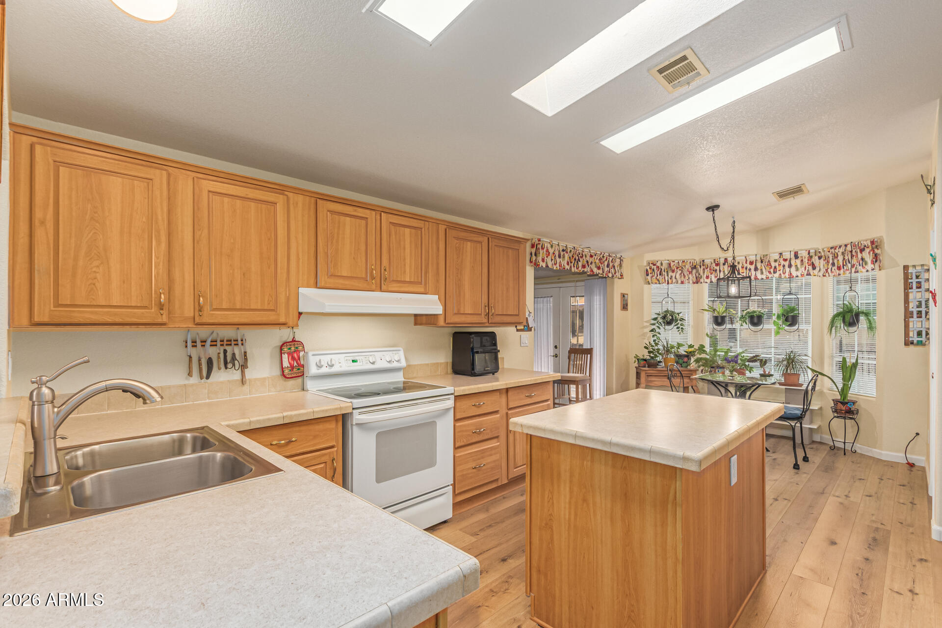 7373 E US HIGHWAY 60 171