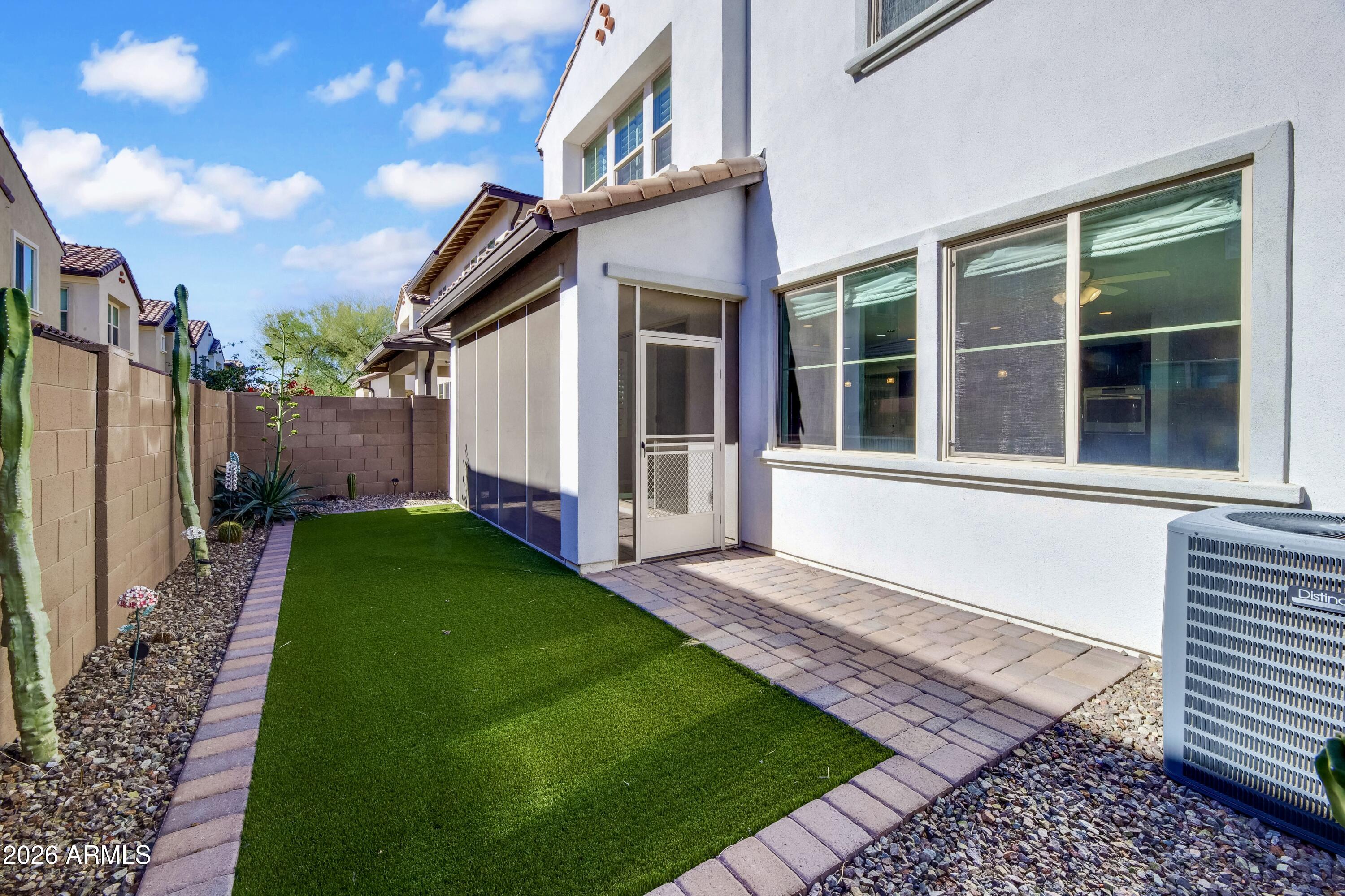 2379 W Whisper Rock Trail