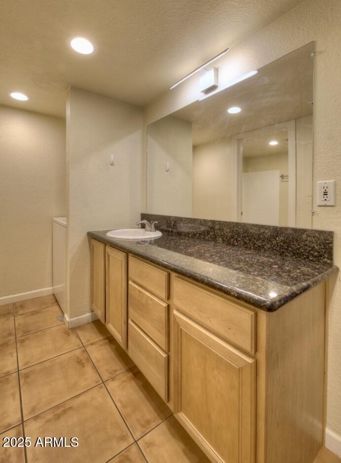 740 W Elm Street 214