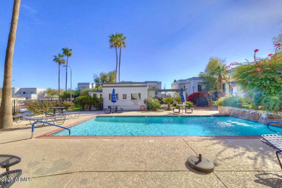 740 W Elm Street 214