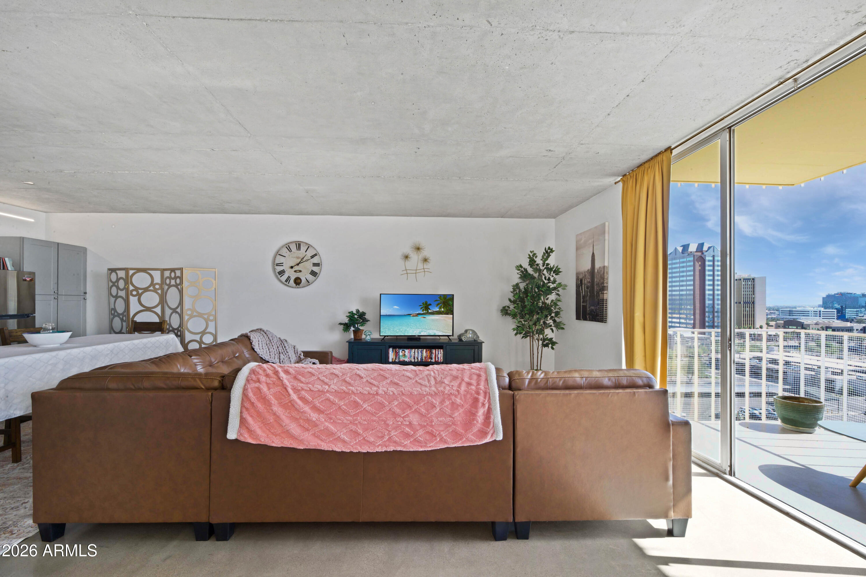 207 W Clarendon Avenue A12