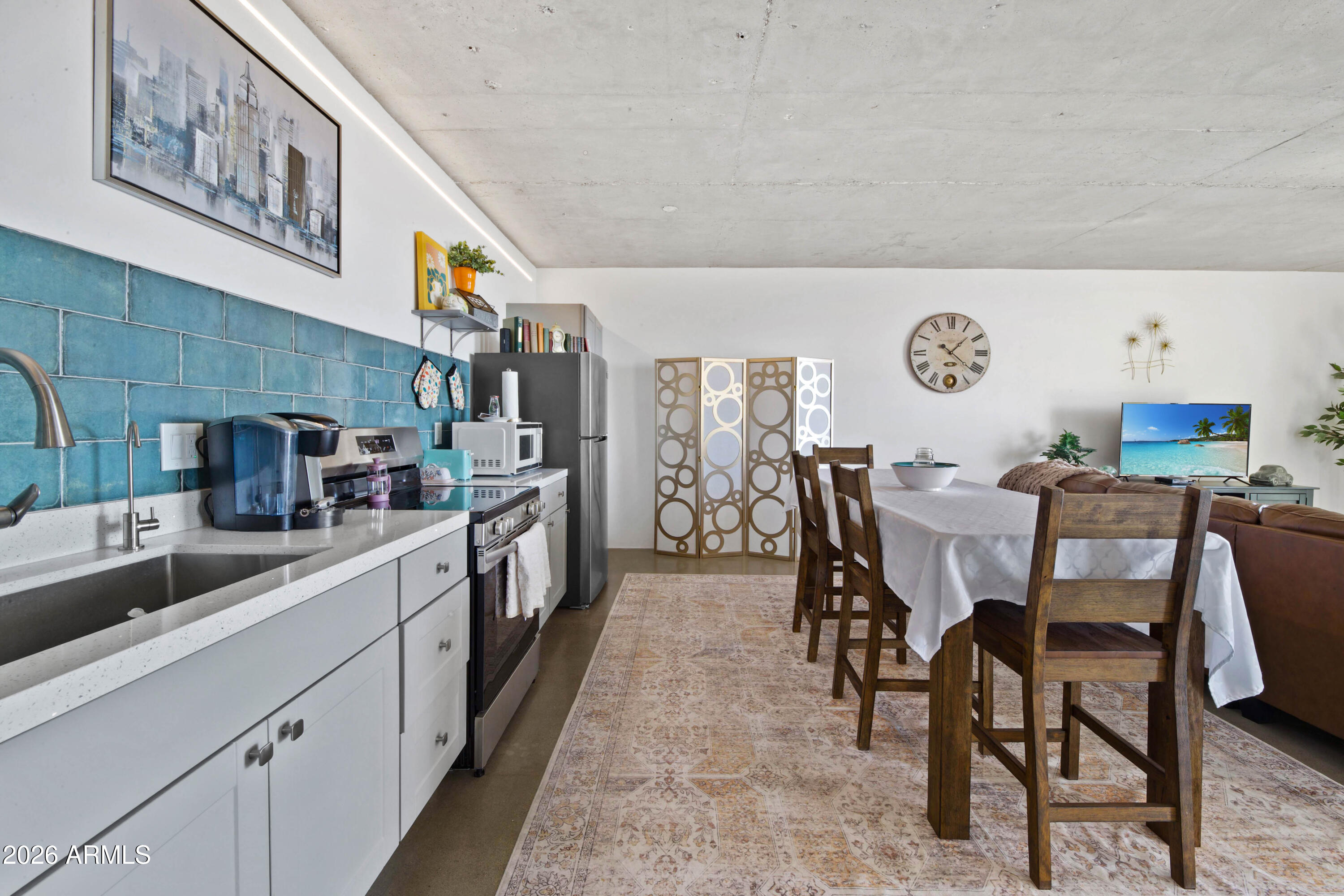 207 W Clarendon Avenue A12