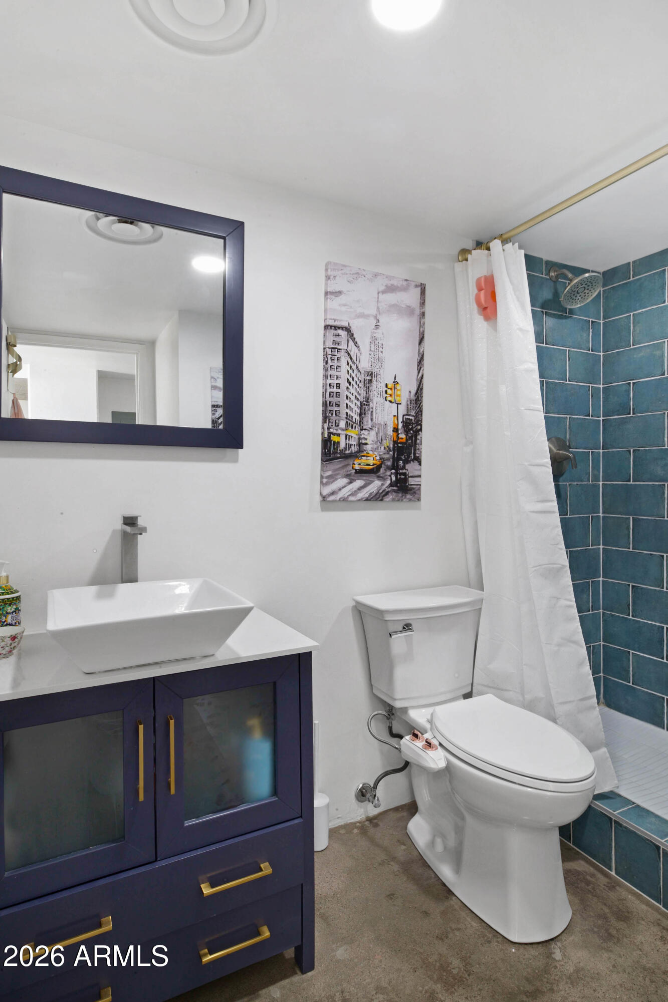 207 W Clarendon Avenue A12