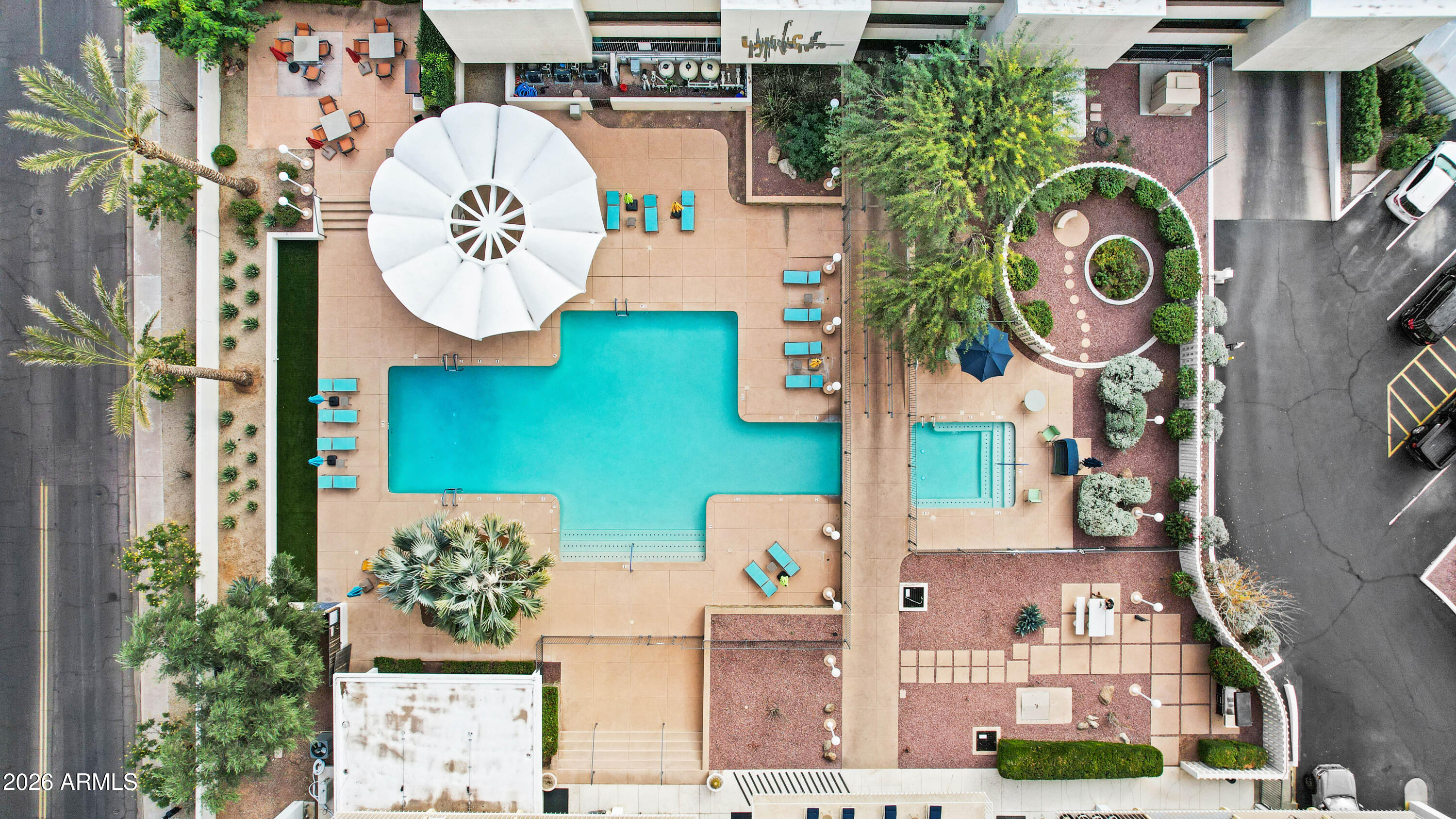 207 W Clarendon Avenue A12