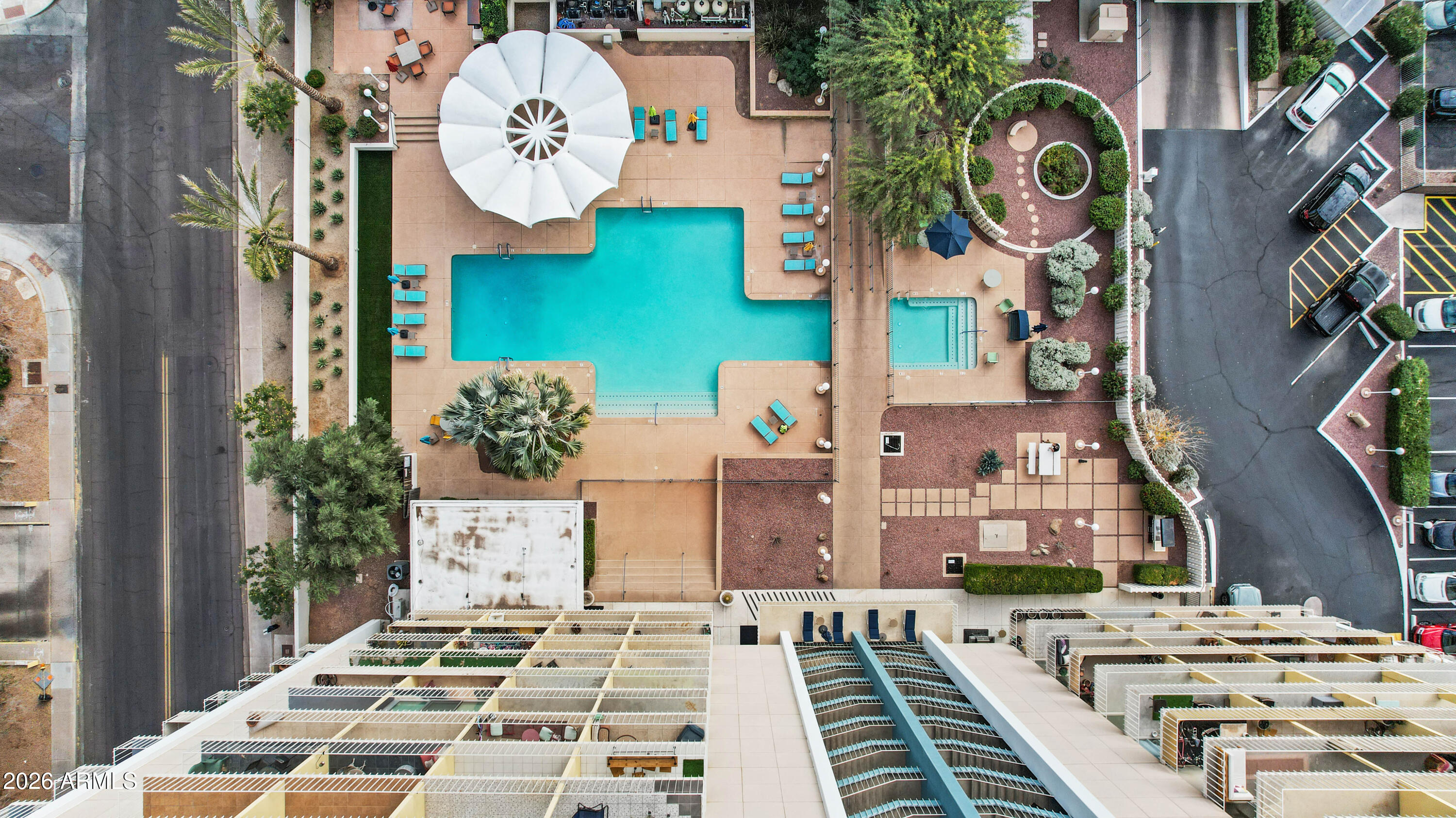 207 W Clarendon Avenue A12