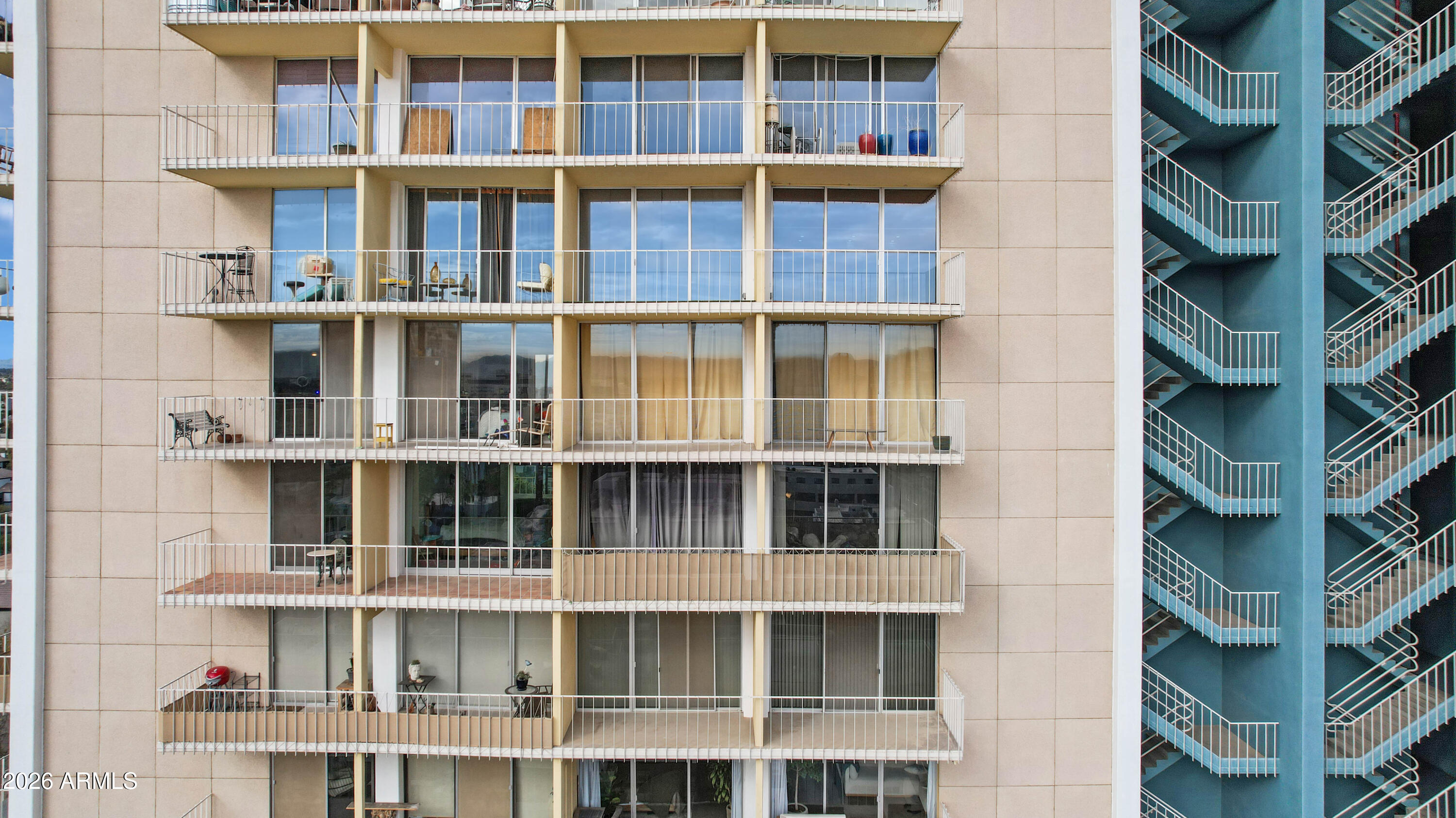 207 W Clarendon Avenue A12