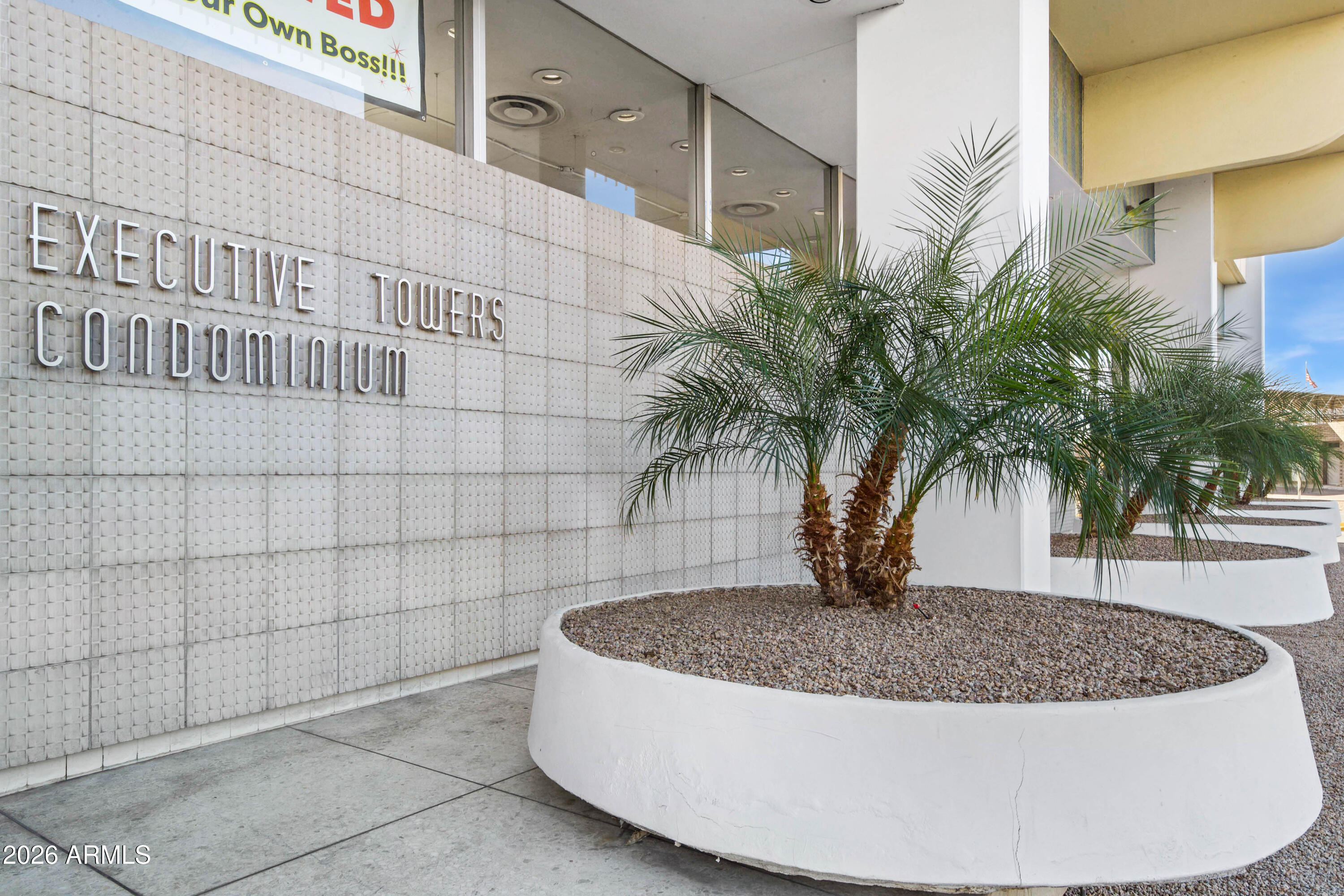 207 W Clarendon Avenue A12