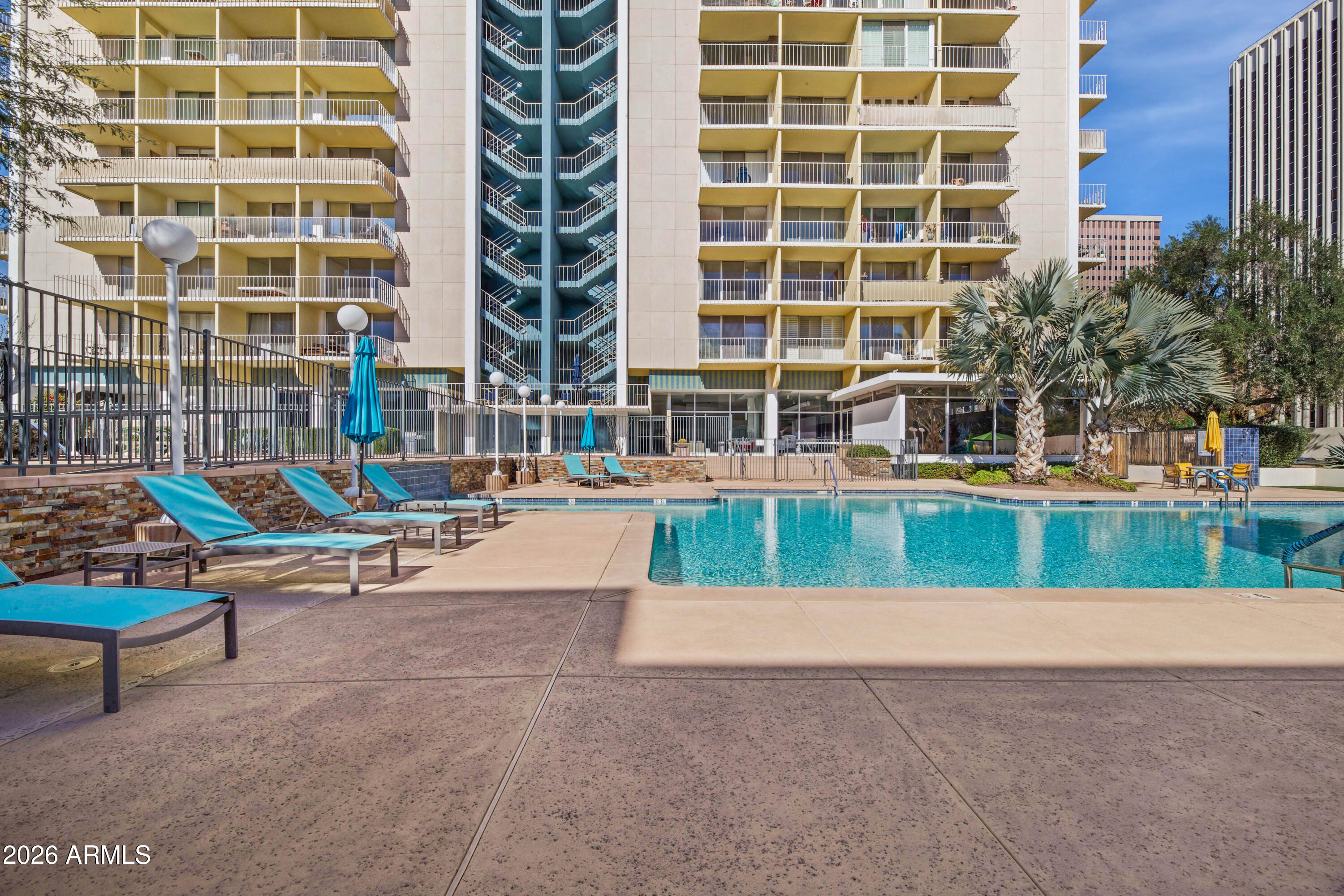 207 W Clarendon Avenue A12