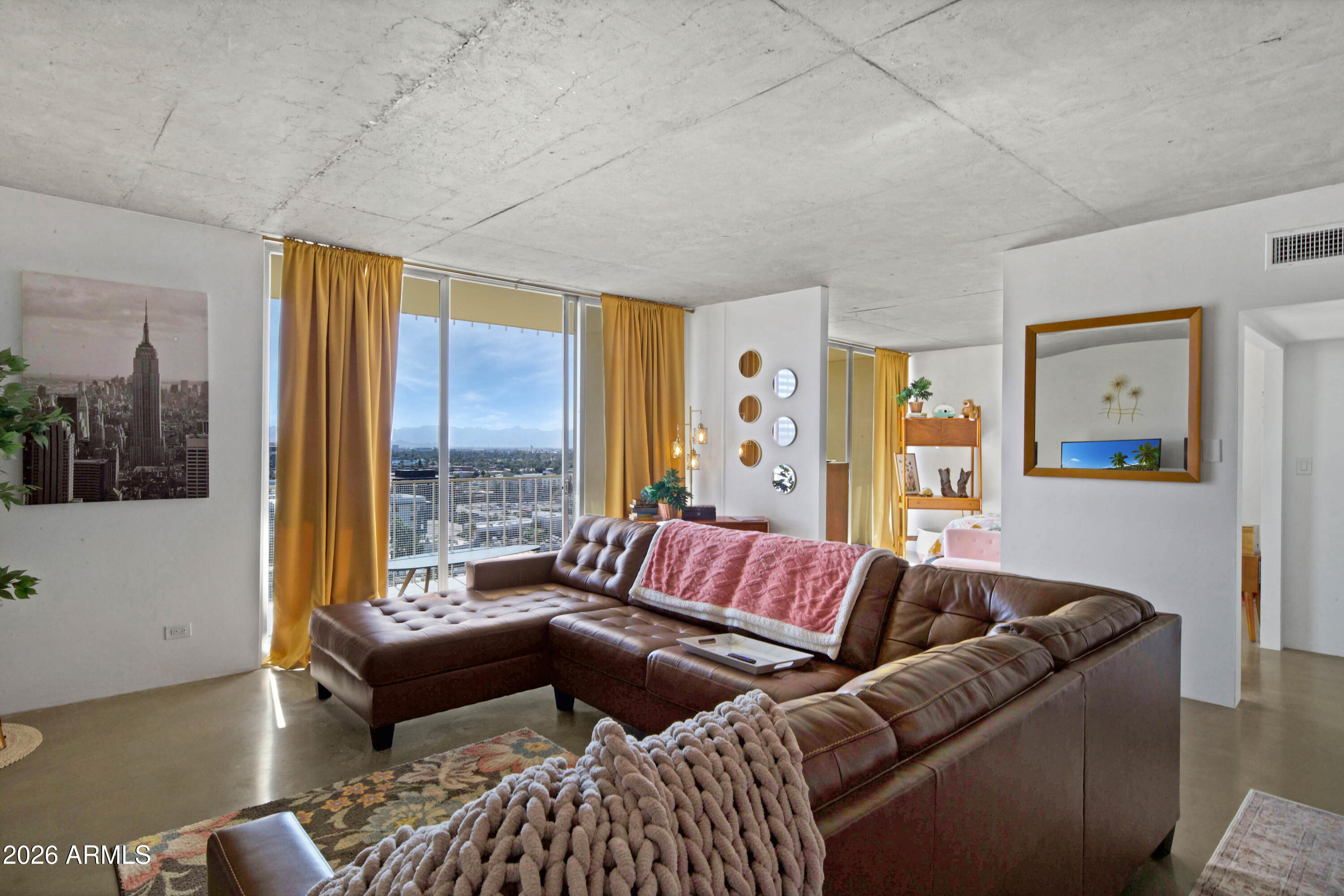 207 W Clarendon Avenue A12