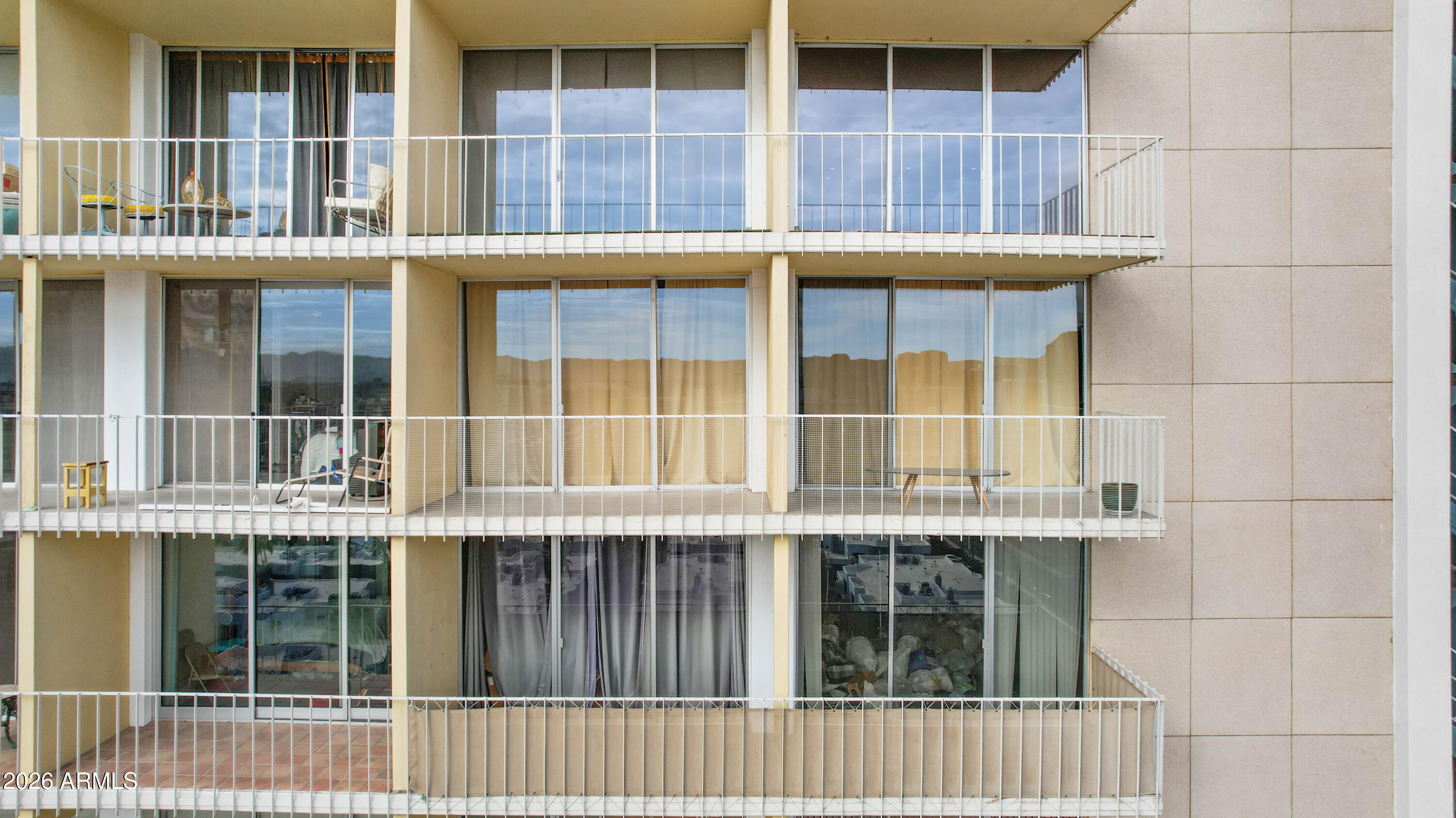 207 W Clarendon Avenue A12