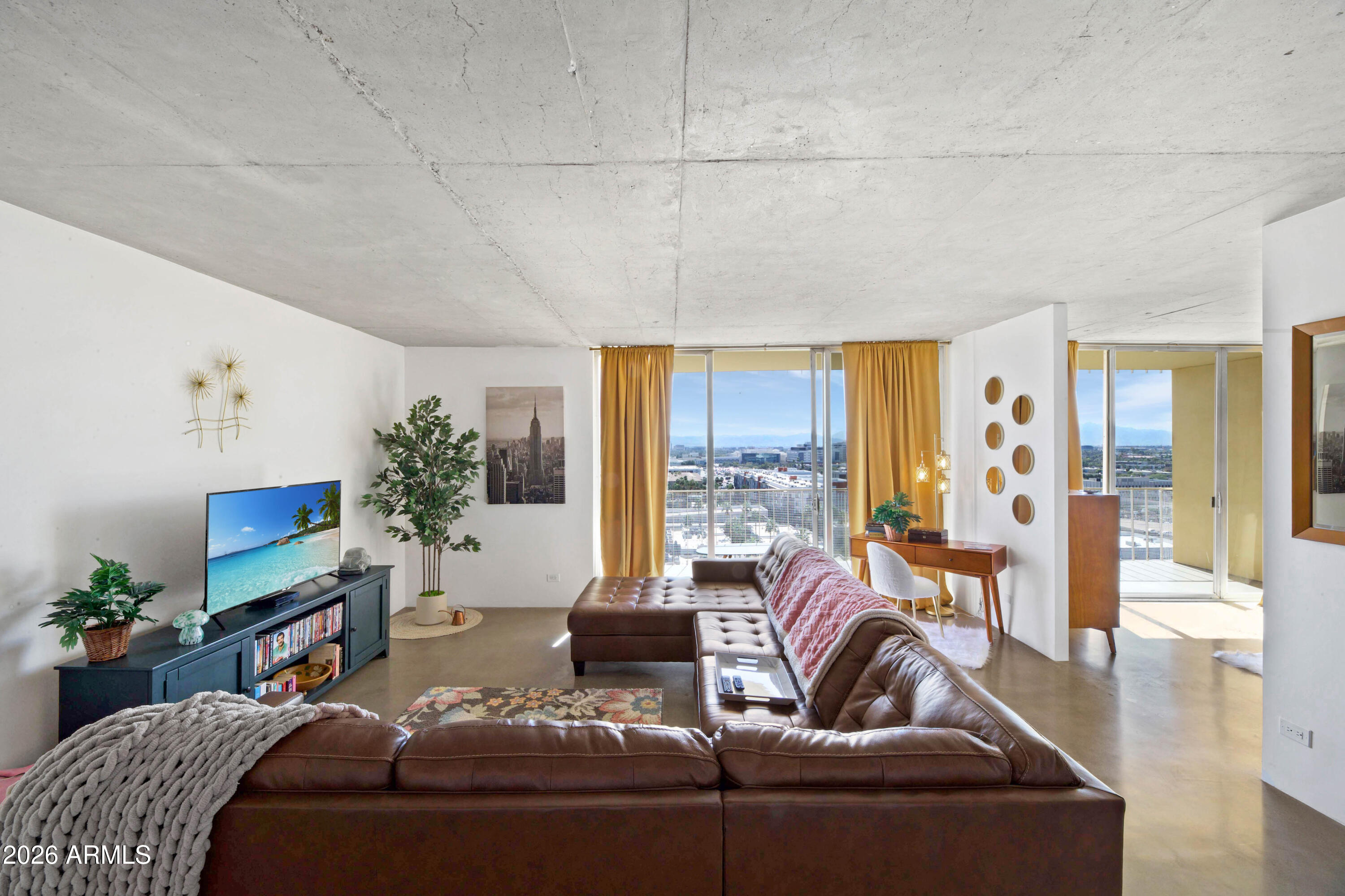 207 W Clarendon Avenue A12