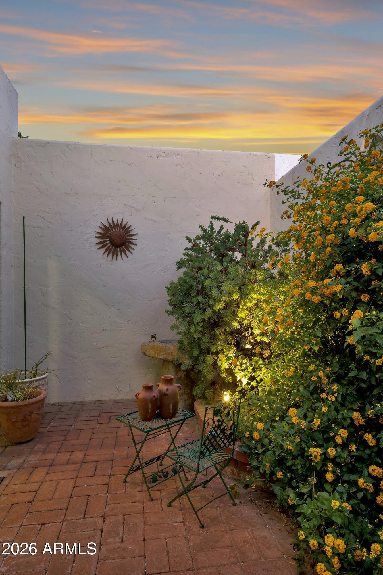 5332 N Questa Tierra Drive