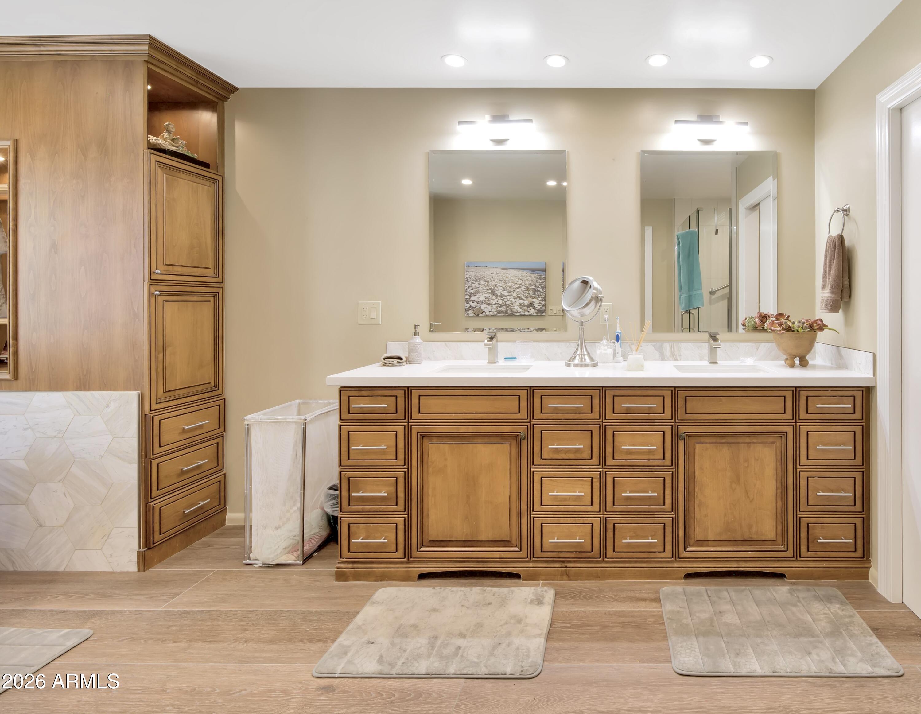 5332 N Questa Tierra Drive