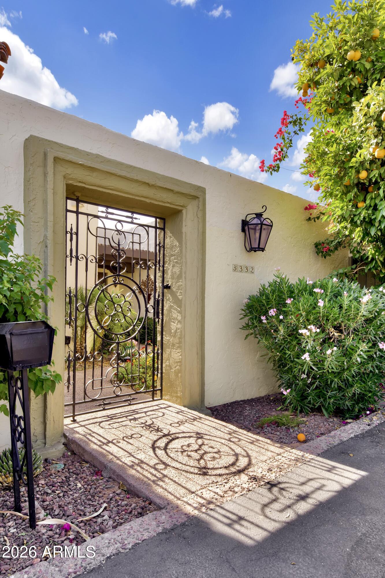 5332 N Questa Tierra Drive