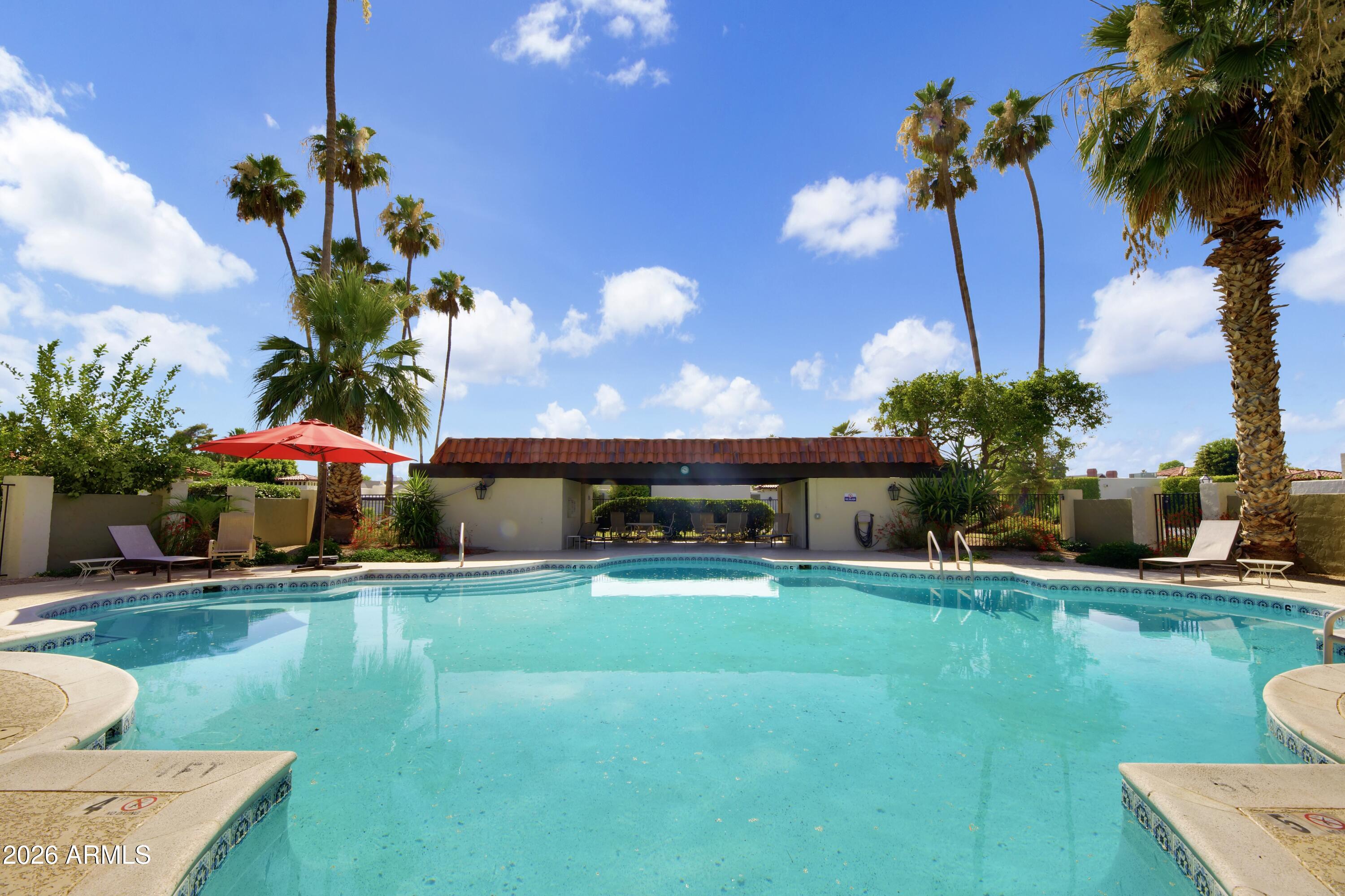 5332 N Questa Tierra Drive
