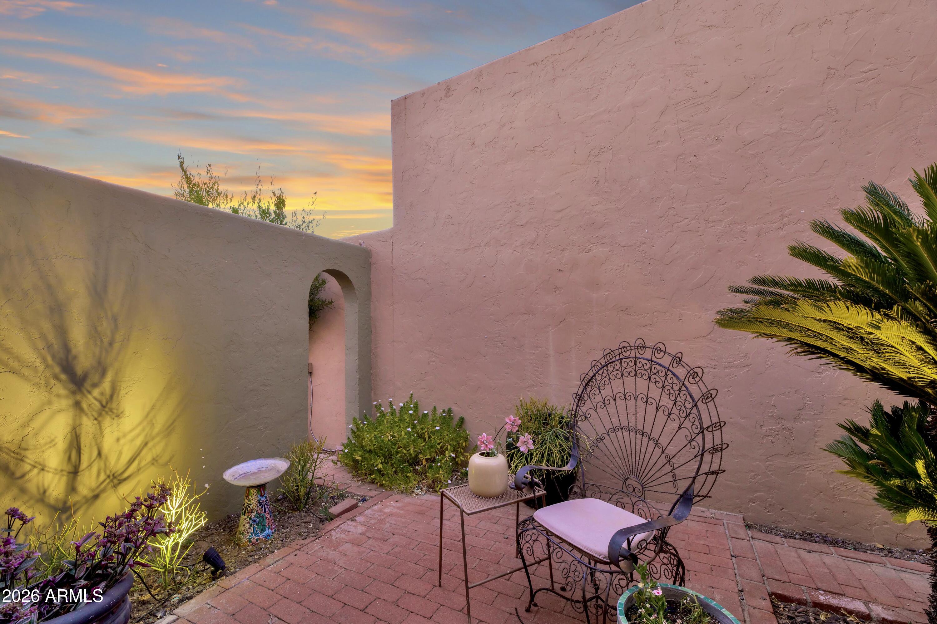 5332 N Questa Tierra Drive