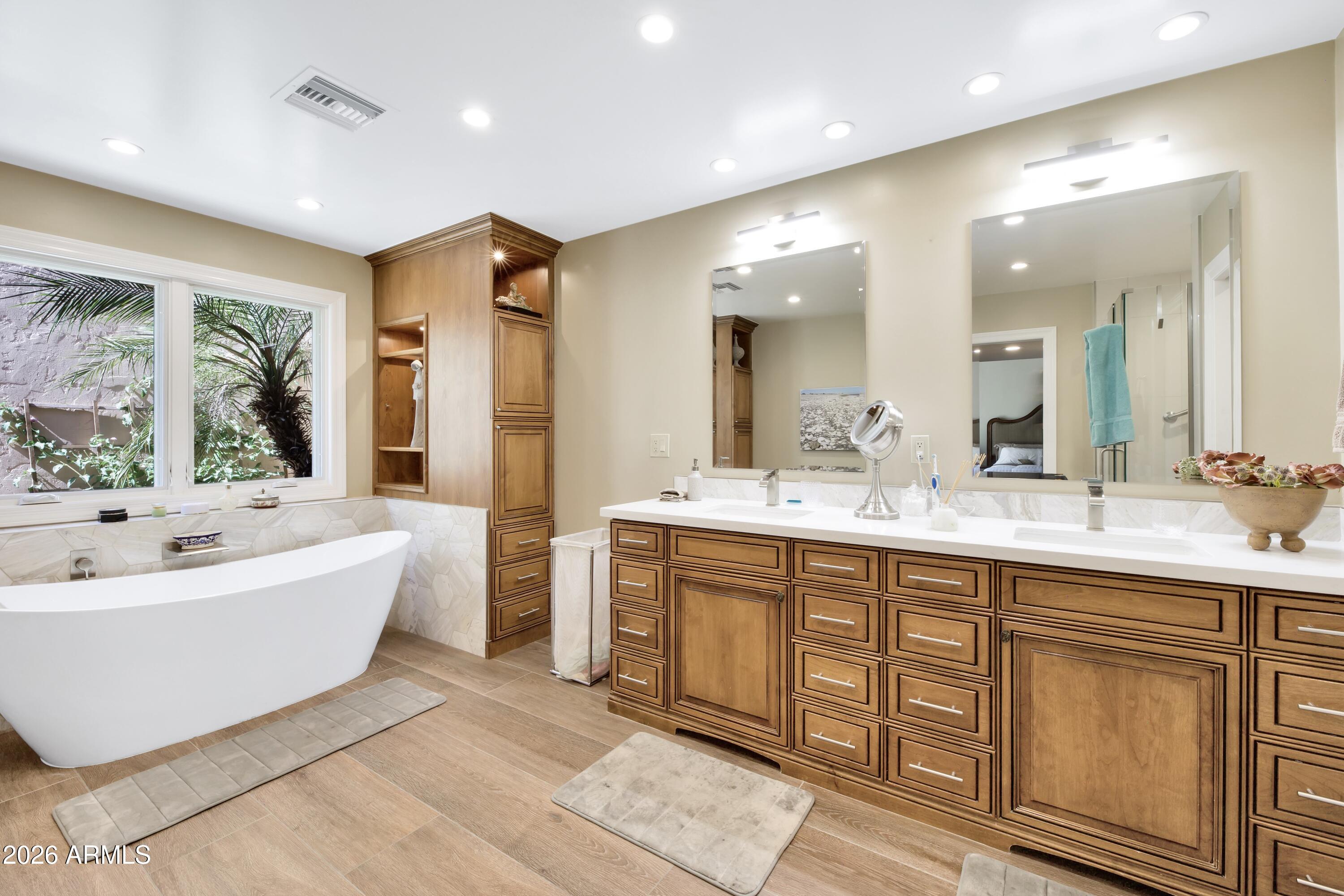 5332 N Questa Tierra Drive