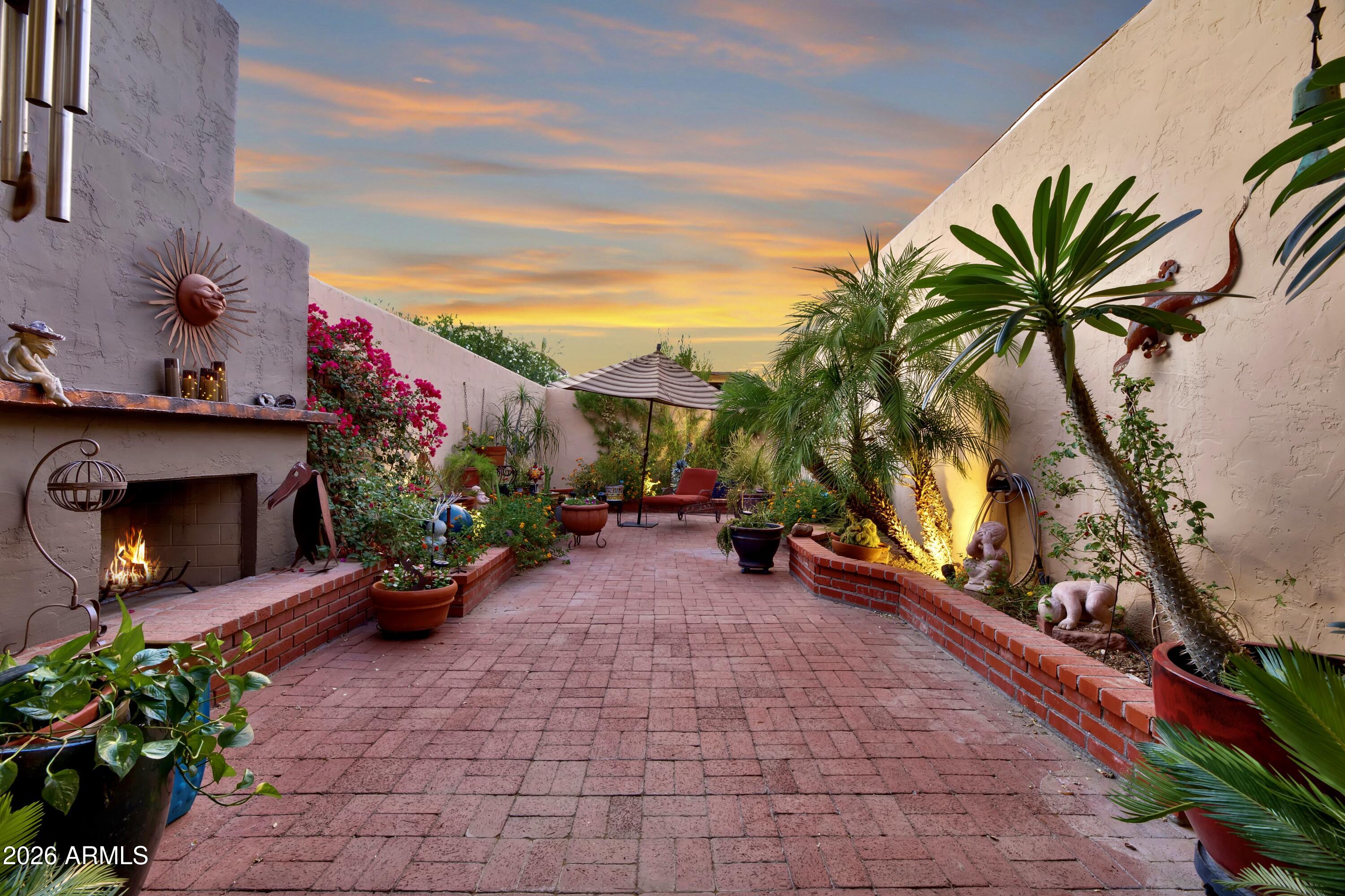 5332 N Questa Tierra Drive