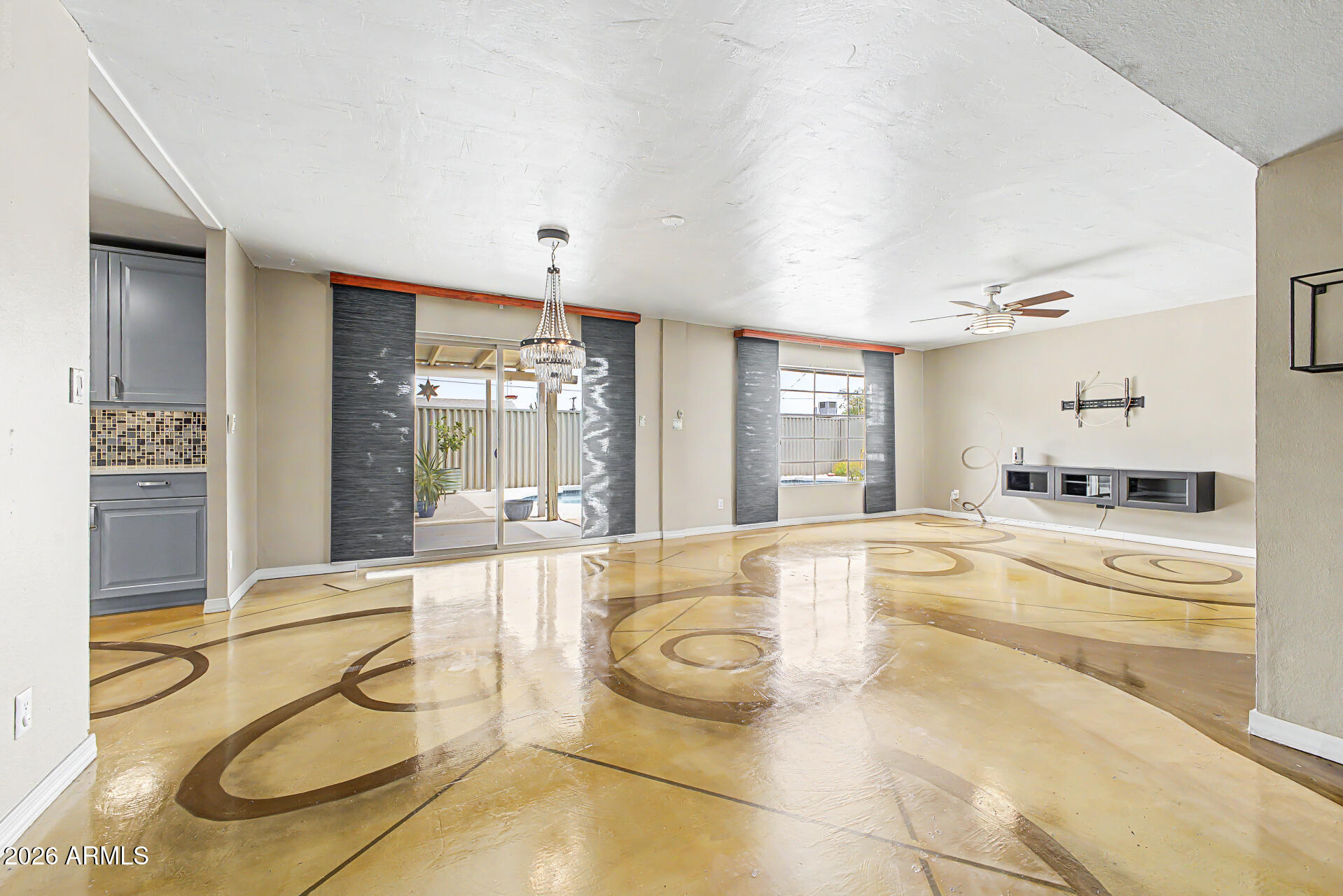 2505 N 85TH Place