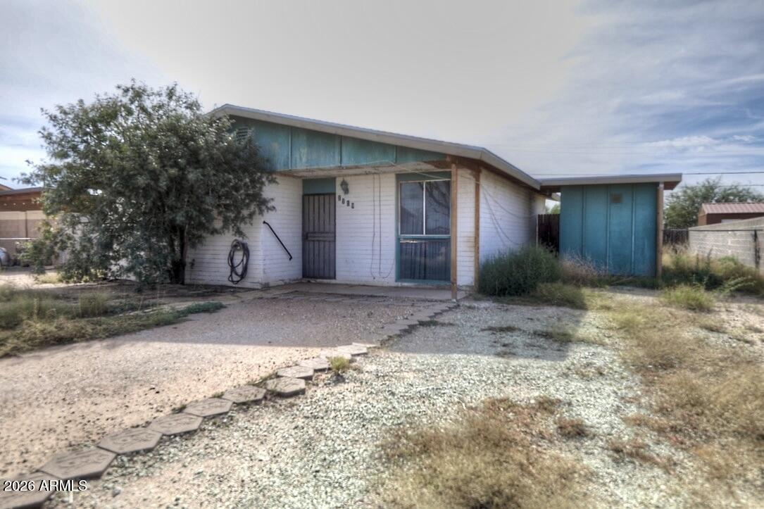 1119 E Bisnaga Street