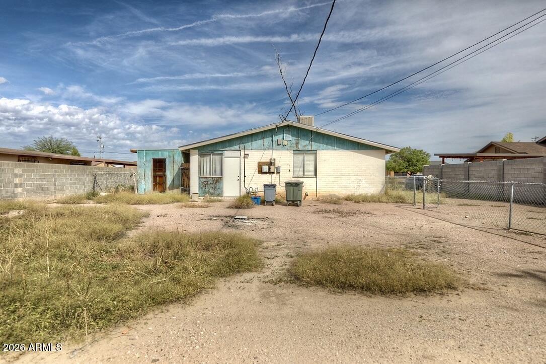 1119 E Bisnaga Street