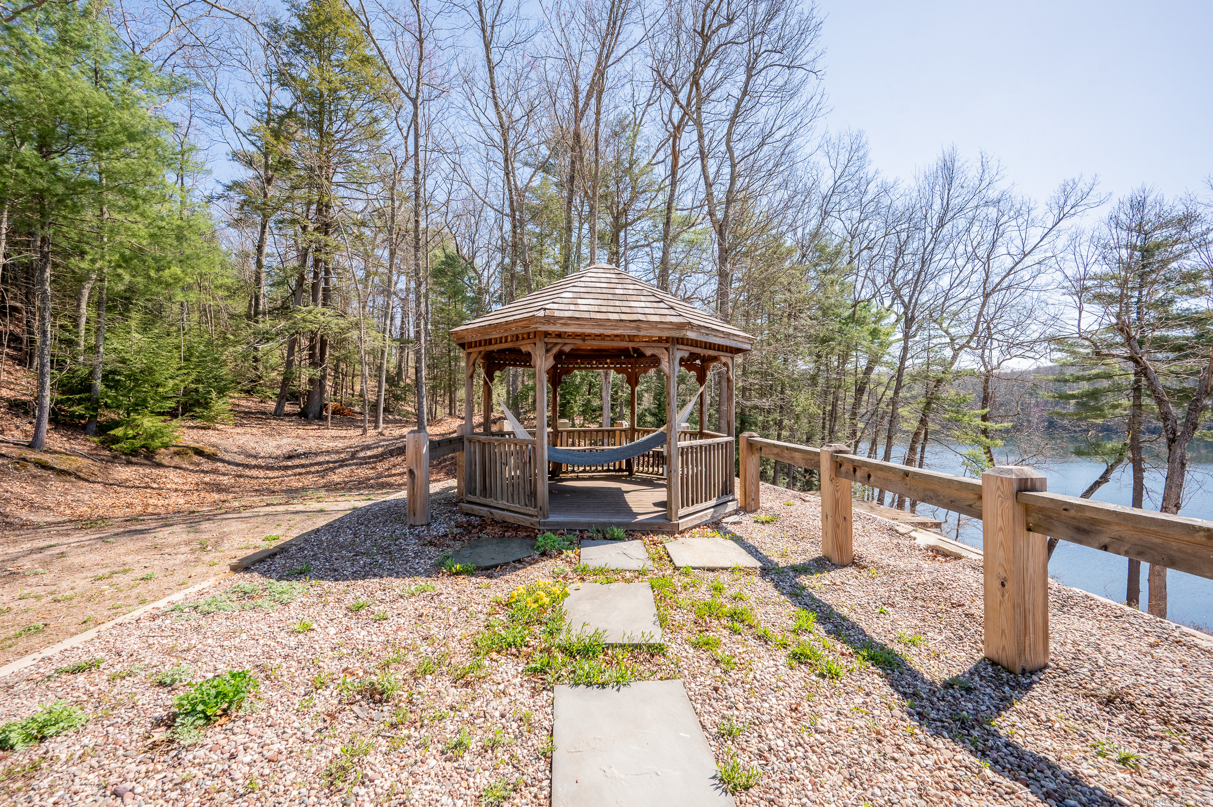 2R West Lakeview Drive