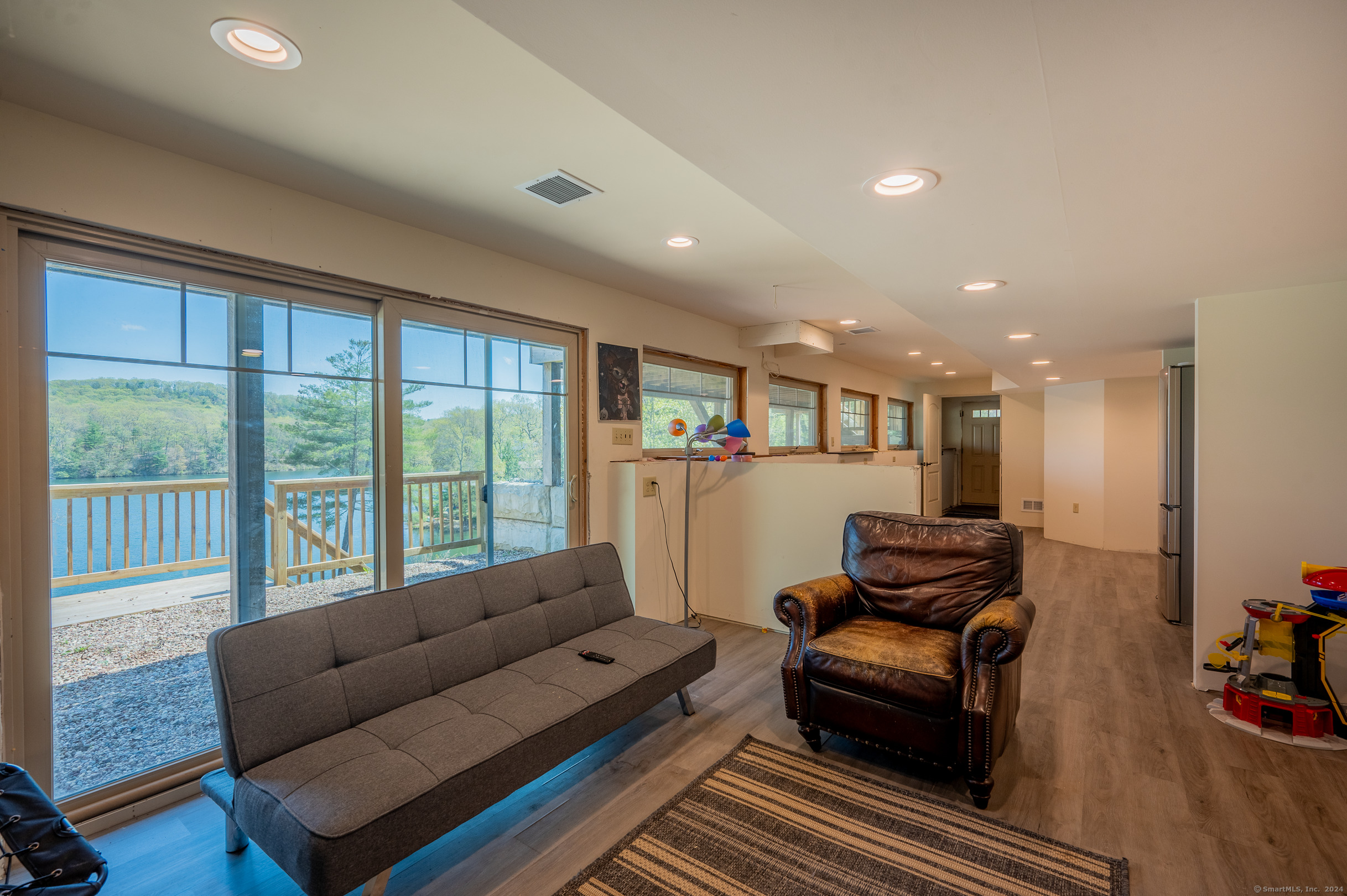 2R West Lakeview Drive