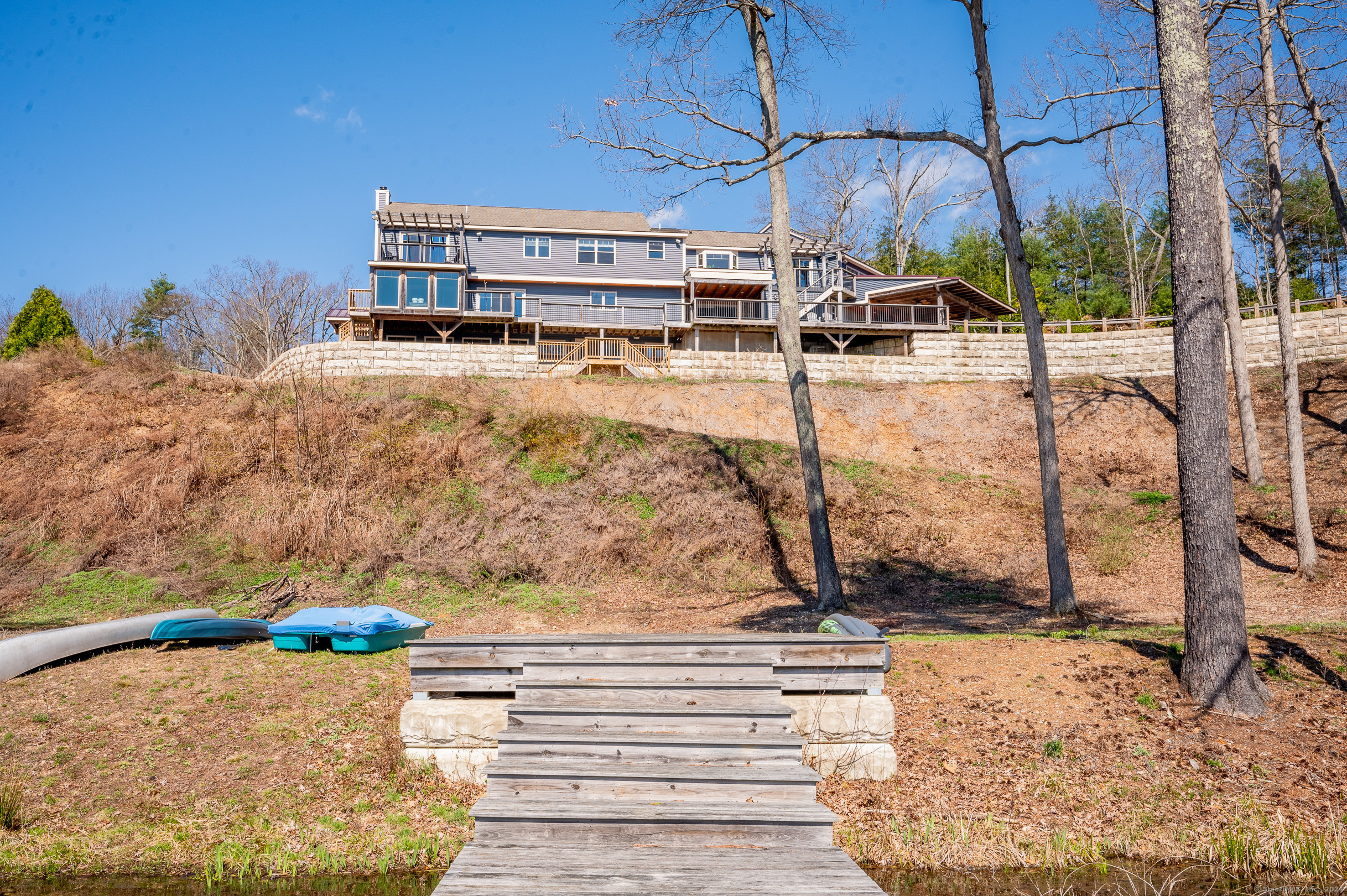 2R West Lakeview Drive