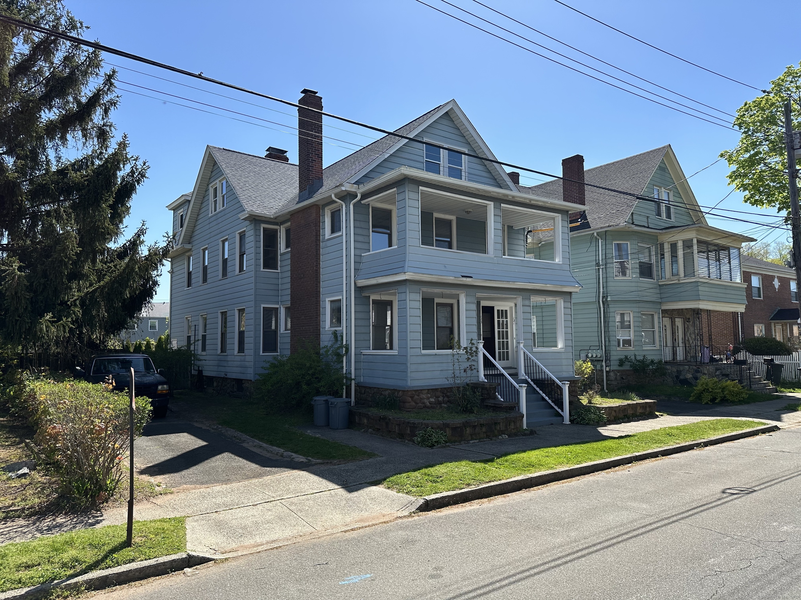 121 East Avenue