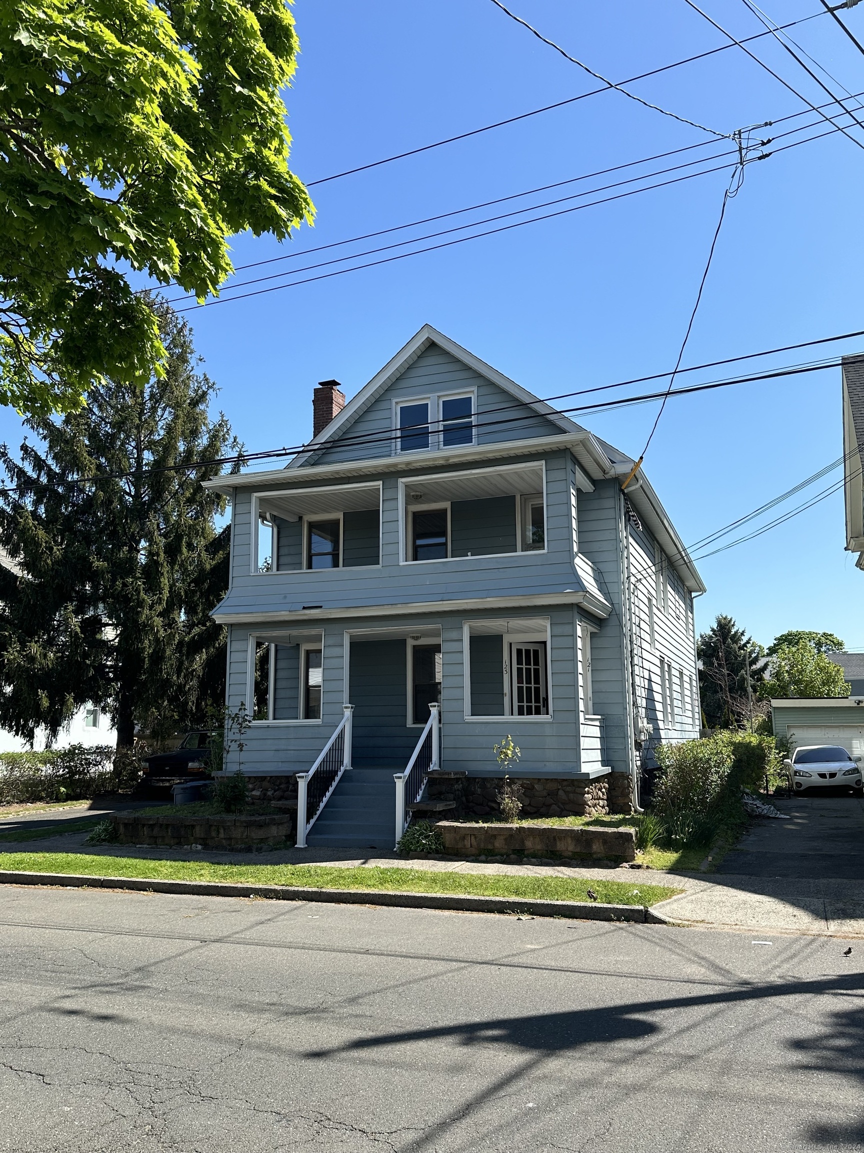 121 East Avenue