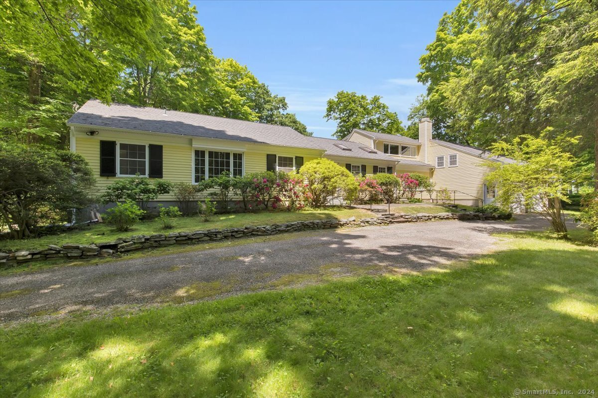 4 Hilltop Road