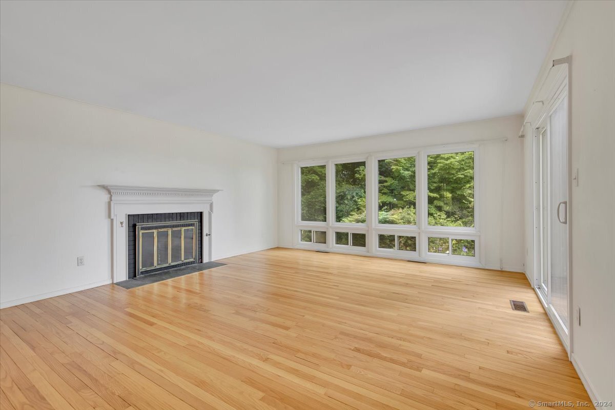 4 Hilltop Road