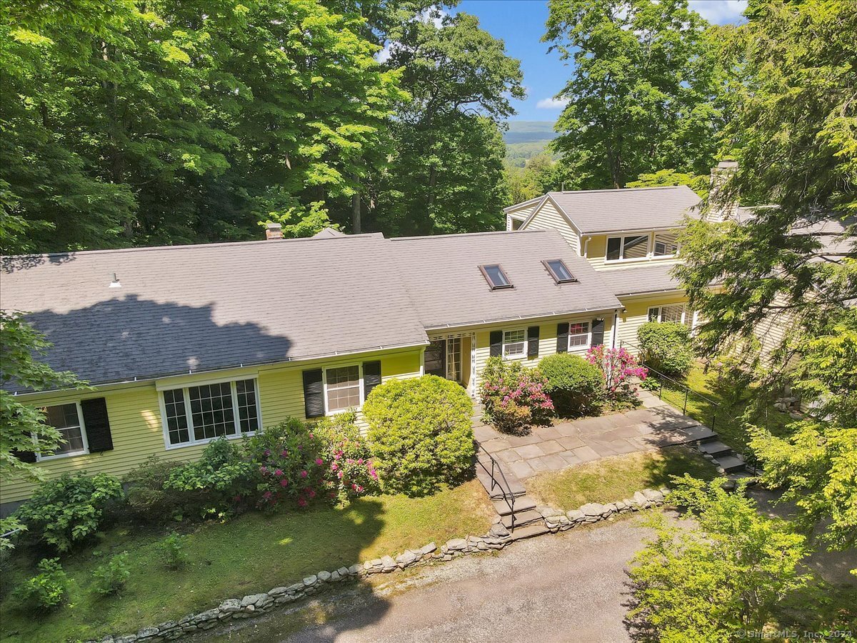 4 Hilltop Road