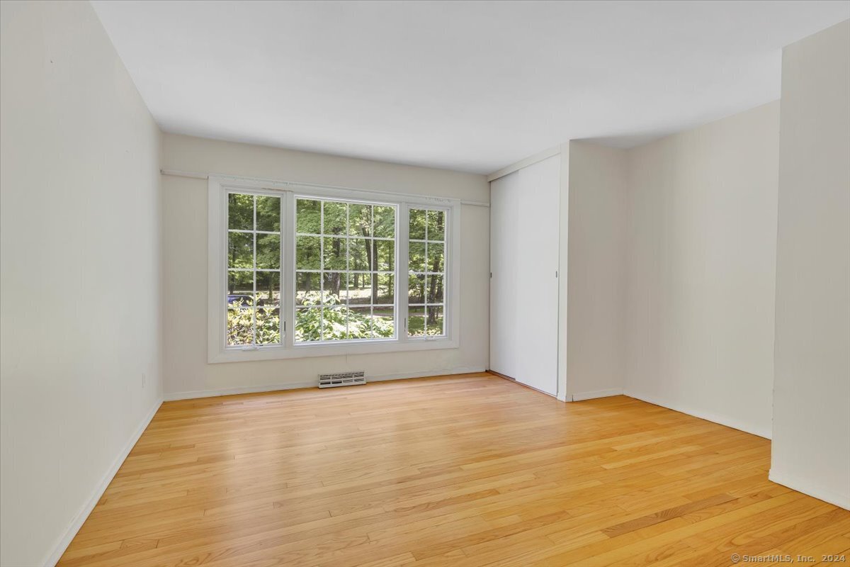 4 Hilltop Road