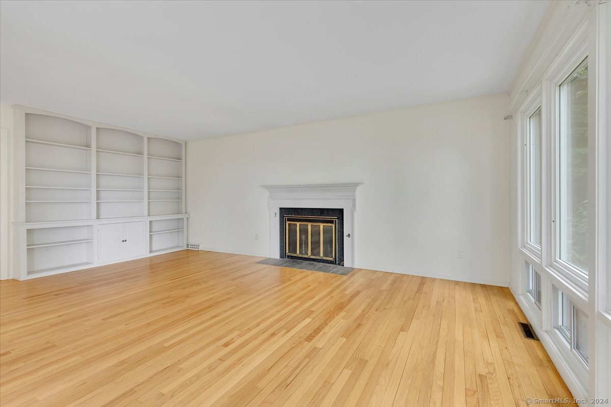 4 Hilltop Road