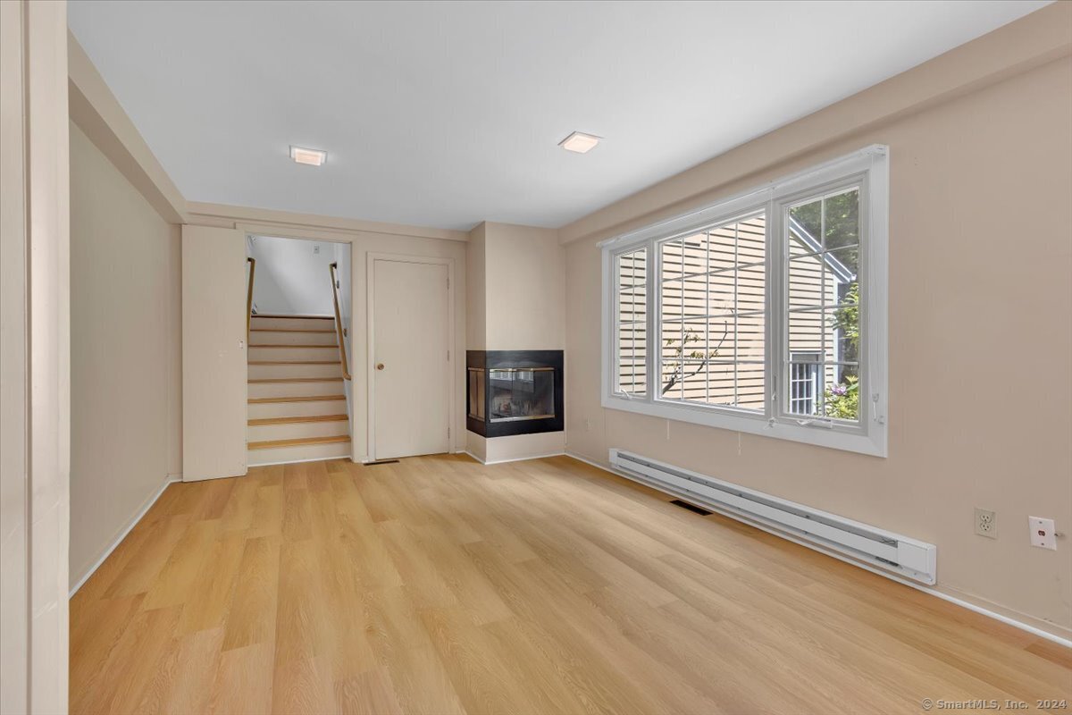 4 Hilltop Road