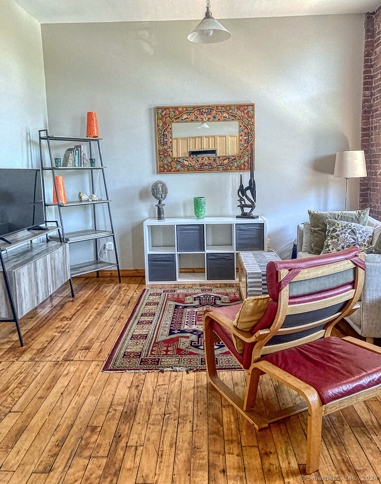 325 Lafayette Street 3202