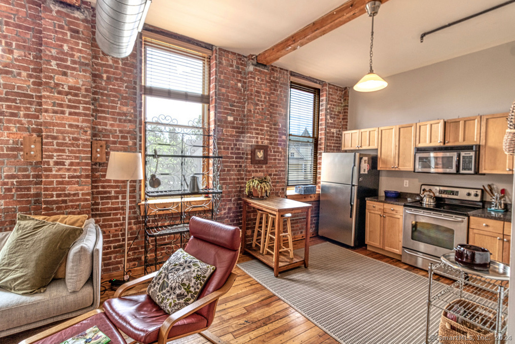 325 Lafayette Street 3202