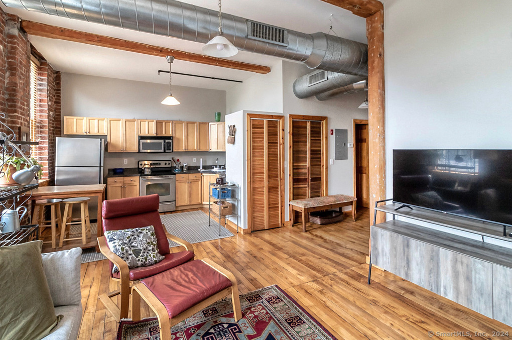 325 Lafayette Street 3202