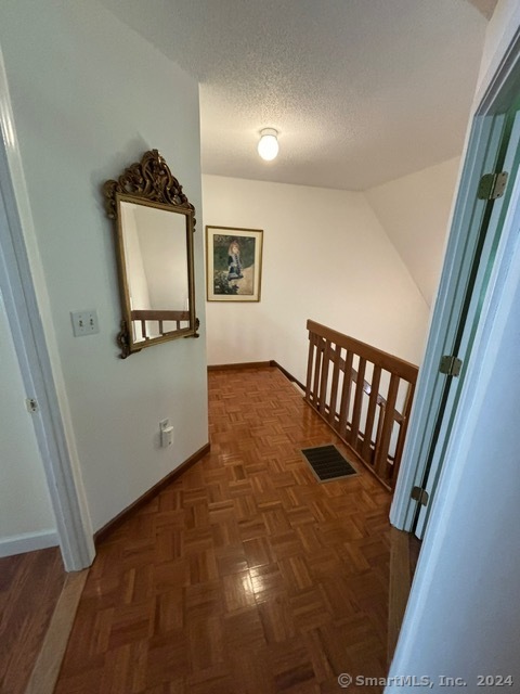 6 Redstone Way 6