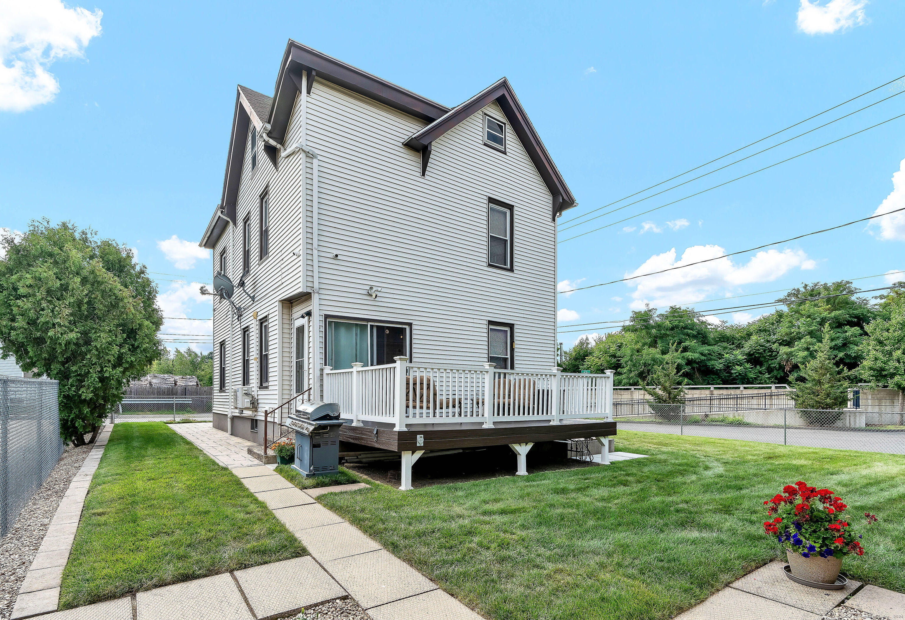 9 Yale Street